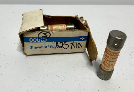 Ferraz Shawmut A25X10 Amp-Trap Fuses 10 Amp 300V Fuses (lot of 3)