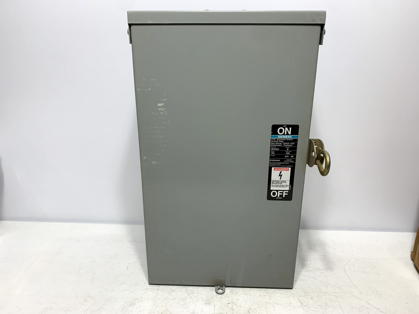 Siemens NFR323 Series B I-T-E Electrical Enclosure 100 Amps 140V 3Ph