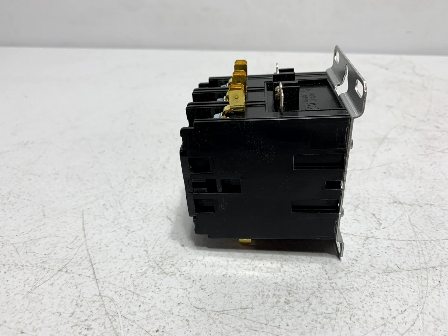 Square D 8910DPA33V02Y244 Definite Purpose Contactor 3 Pole 30 Amp 110/120VAC