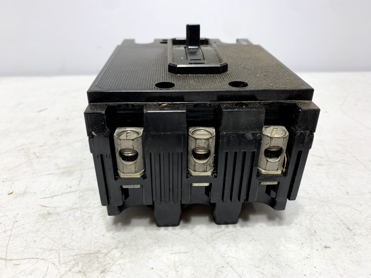 Siemens EE3-B030 Circuit Breaker 30 Amp 240V 3 Pole