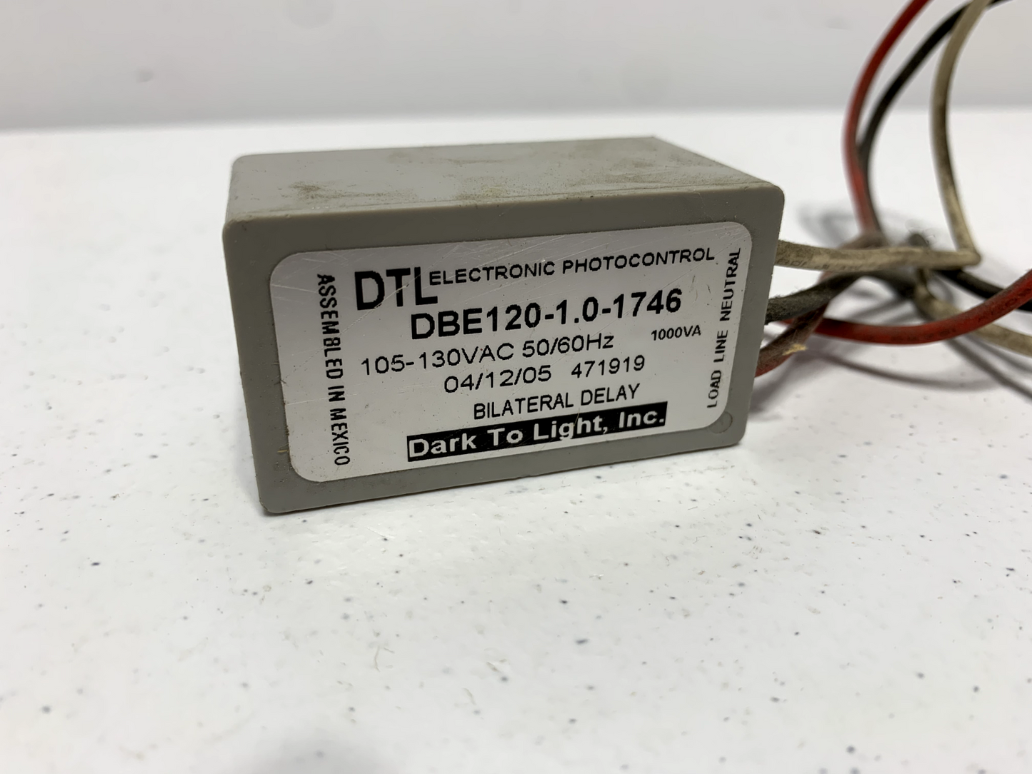 Dark to Light DBE120 1.0 1746  Proximity and Photoelectric Switch 130VAC