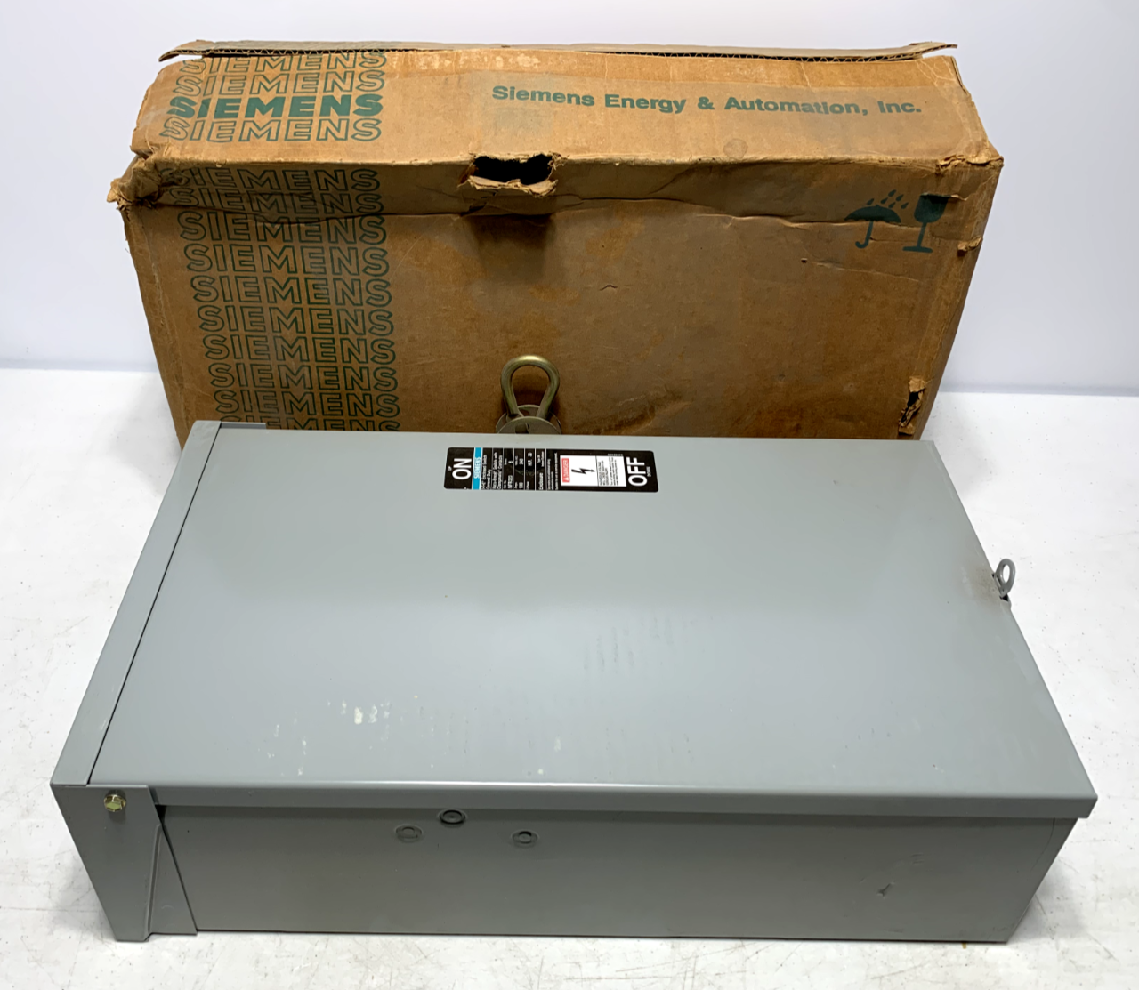 Siemens NFR323 Series B I-T-E Electrical Enclosure 100 Amps 140V 3Ph