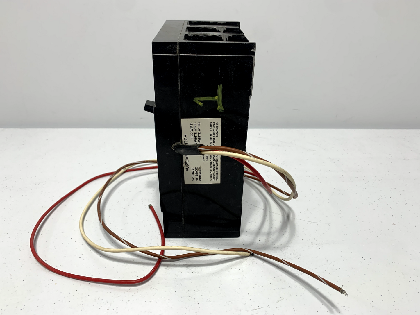 GE THQD32225 Circuit Breaker 225 Amp 3 Pole 240V