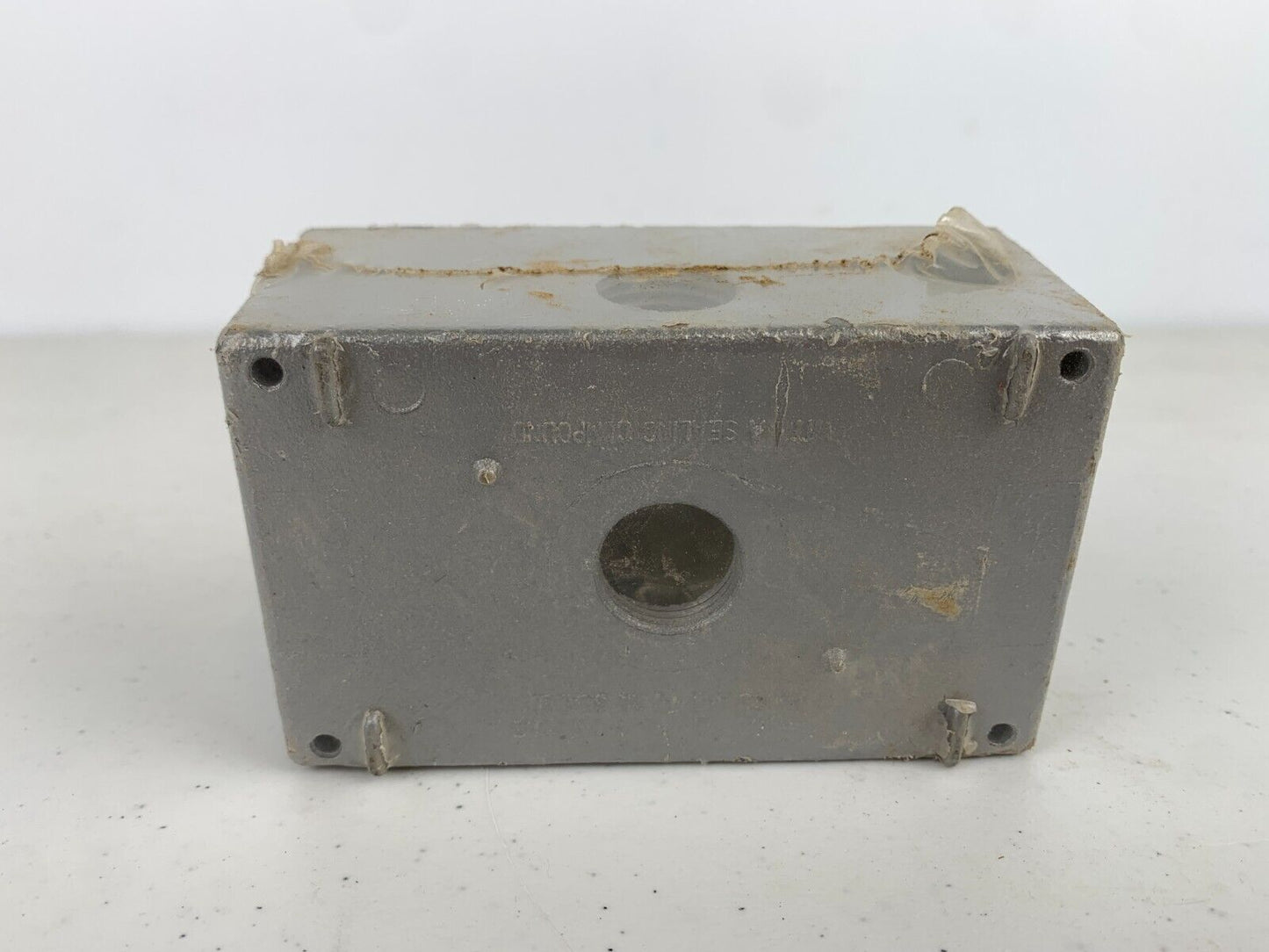 BWF Manufacturing B5-22XV Weatherproof Outlet Box 5-Hole - Chase Surplus