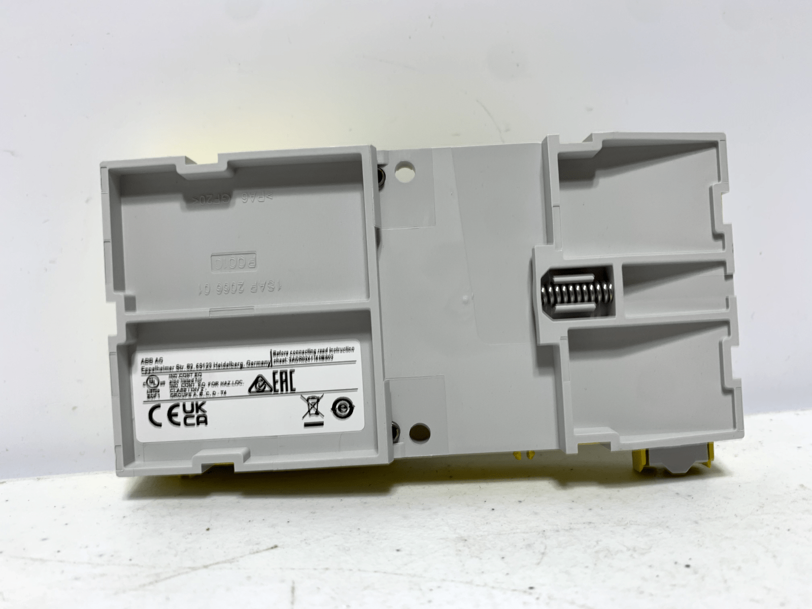 ABB 1SAP281200R0001 Safety I/O Terminal Unit TU582-S - Chase Surplus