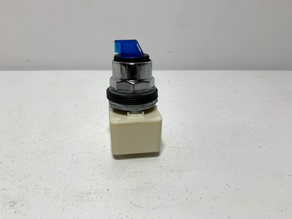 Schneider  Electric 9001K11J35LLL Illuminated Selector Switch (lamp broken)