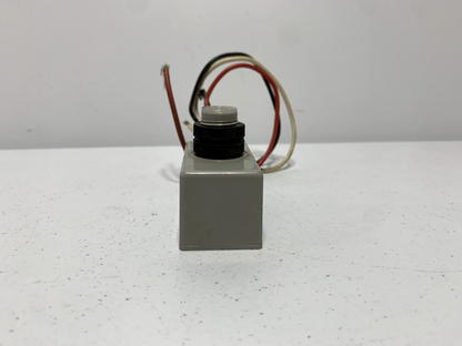 Dark to Light DBE120 1.0 1746  Proximity and Photoelectric Switch 130VAC