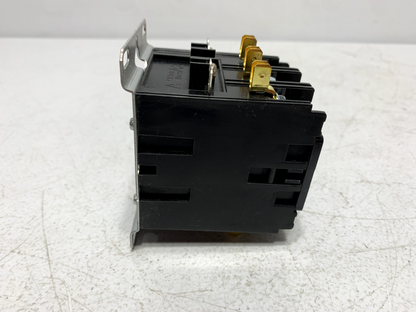 Square D 8910DPA33V02Y244 Definite Purpose Contactor 3 Pole 30 Amp 110/120VAC