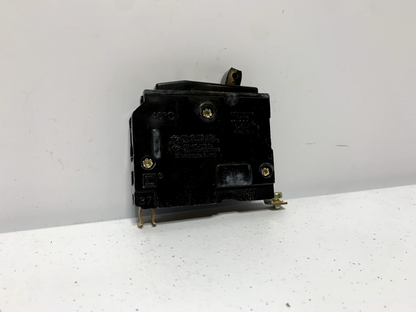 Square D DP-3357 Single Pole Bolt On Circuit Breaker Type QOB 20 Amp 240V