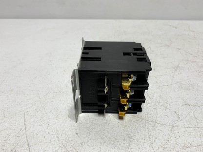 Square D 8910DPA33V02Y244 Definite Purpose Contactor 3 Pole 30 Amp 110/120VAC