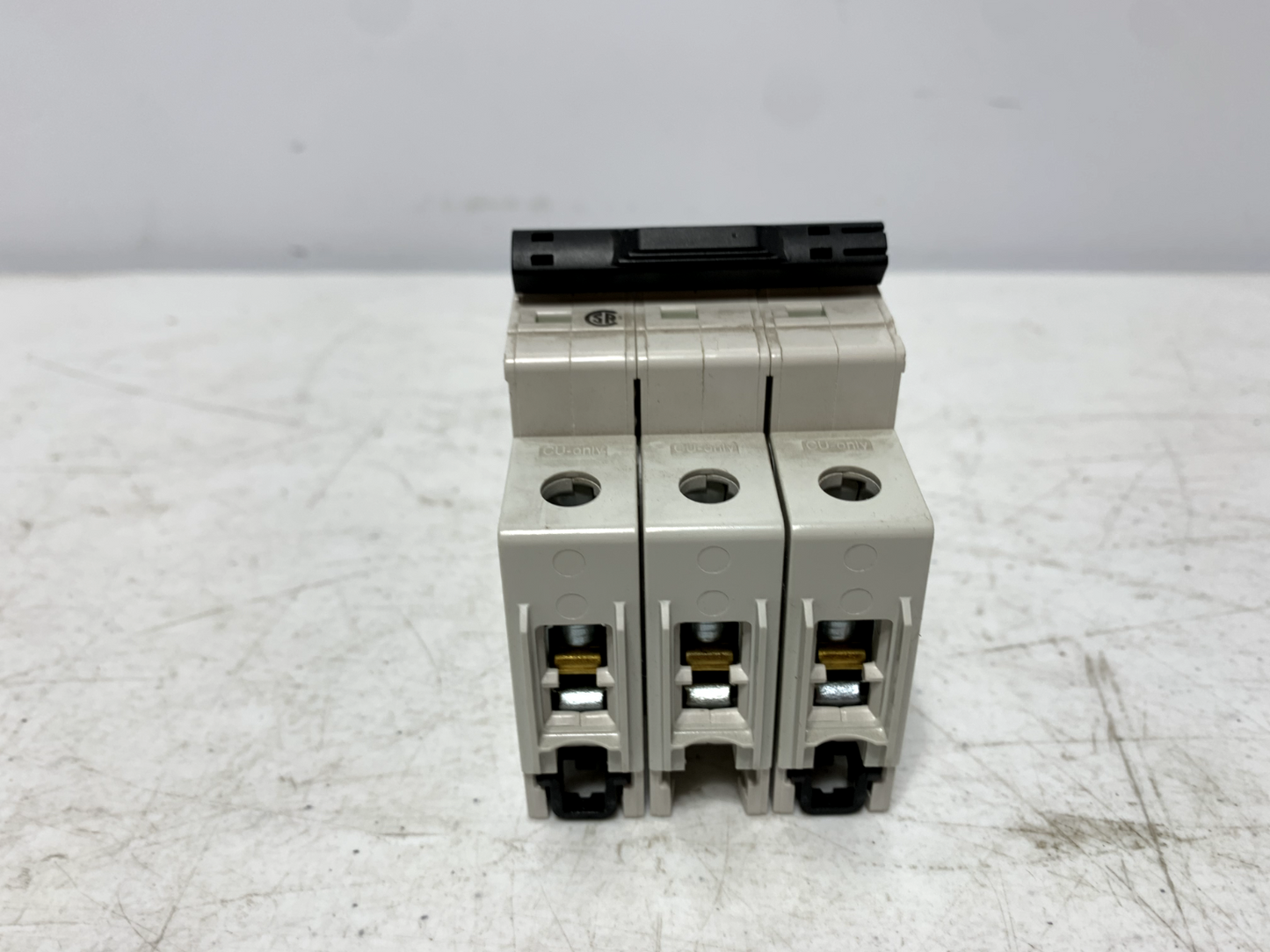 ABB S203U-K25 Circuit Breaker 3-Pole 240V 10kA IR 35mm DIN Rail Mount K25A