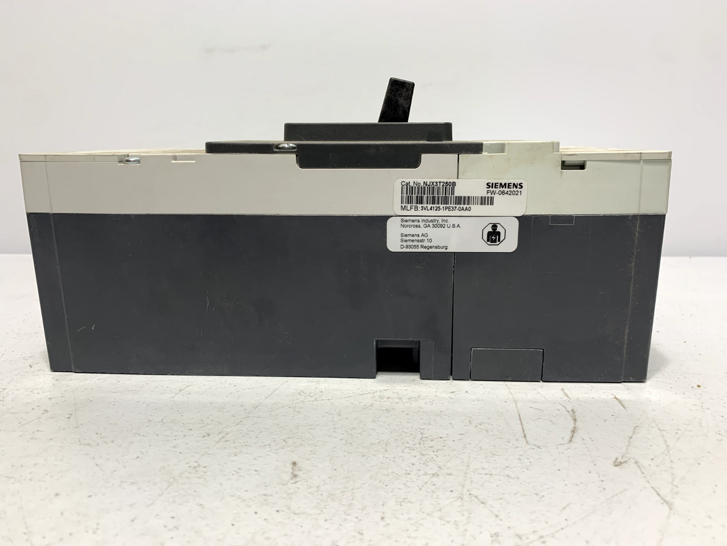 Siemens NJX3T250 Circuit Breaker 250A 600V 3 Pole Type NGJA Frame JG