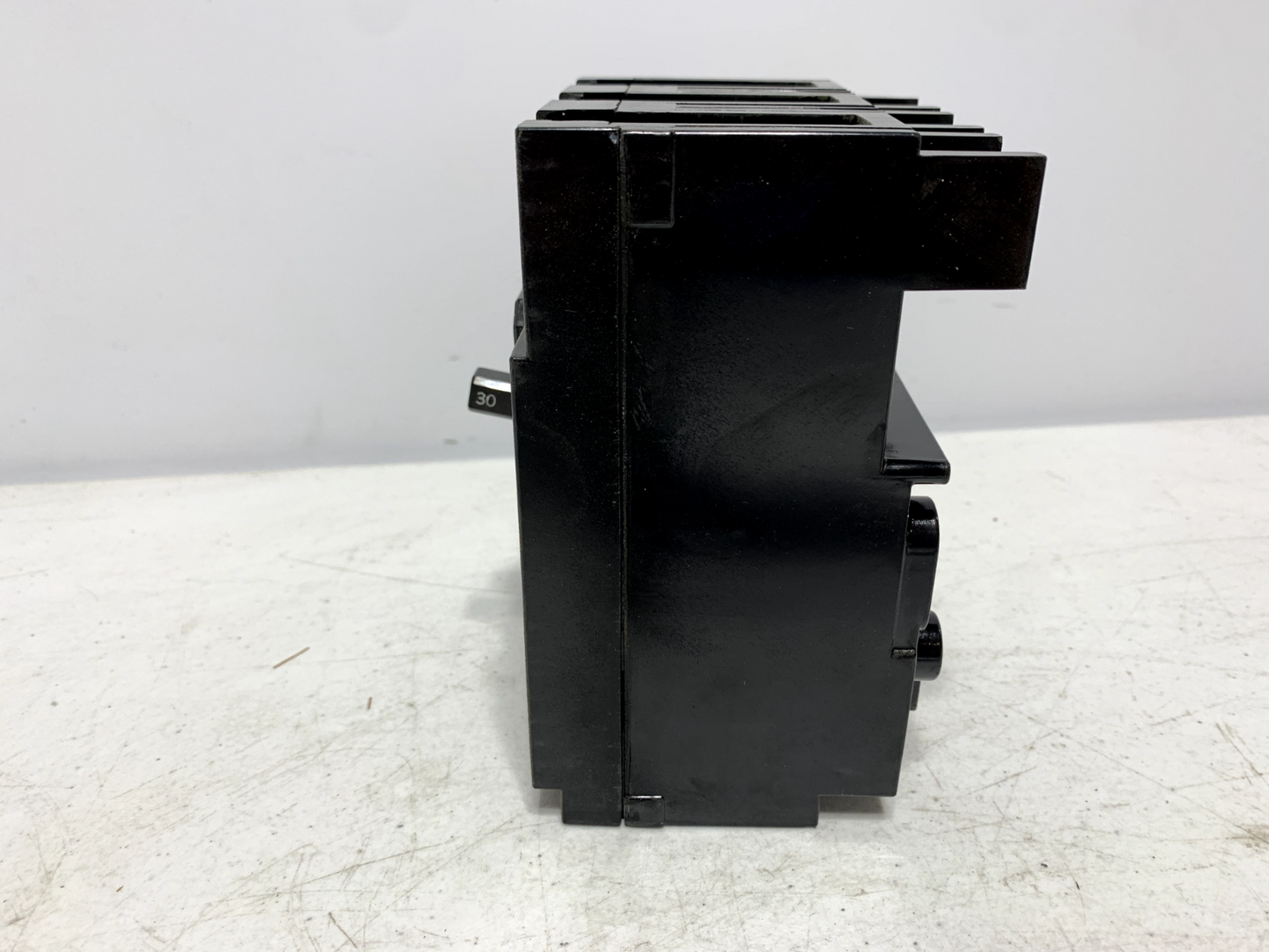 Siemens EE3-B030 Circuit Breaker 30 Amp 240V 3 Pole