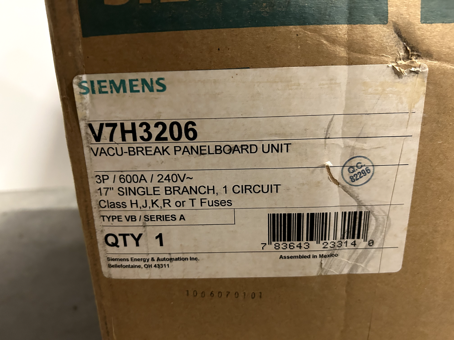 Siemens V7H3206 Vacu-Break Panel Mount Switch 600A 240V 3 Poles 3 Phase Series A