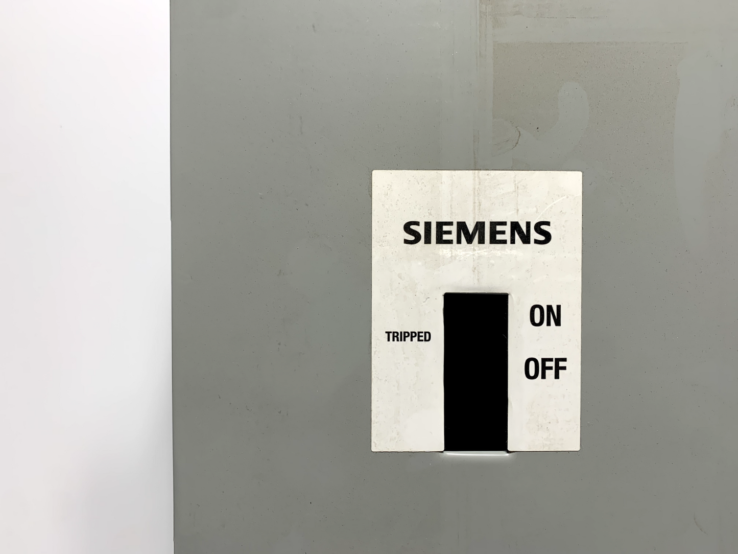 Siemens CED6N1F Circuit Breaker Enclosure 125 Amps 600 VAC