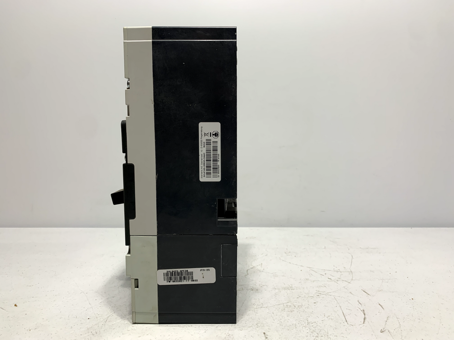 Siemens NJX3T250 Circuit Breaker 250A 600V 3 Pole Type NGJA Frame JG