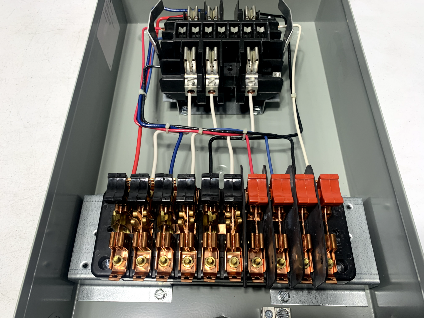 Eaton USTH131A123CH Meter Socket 20A 3 Phase 13 Terminal 600V