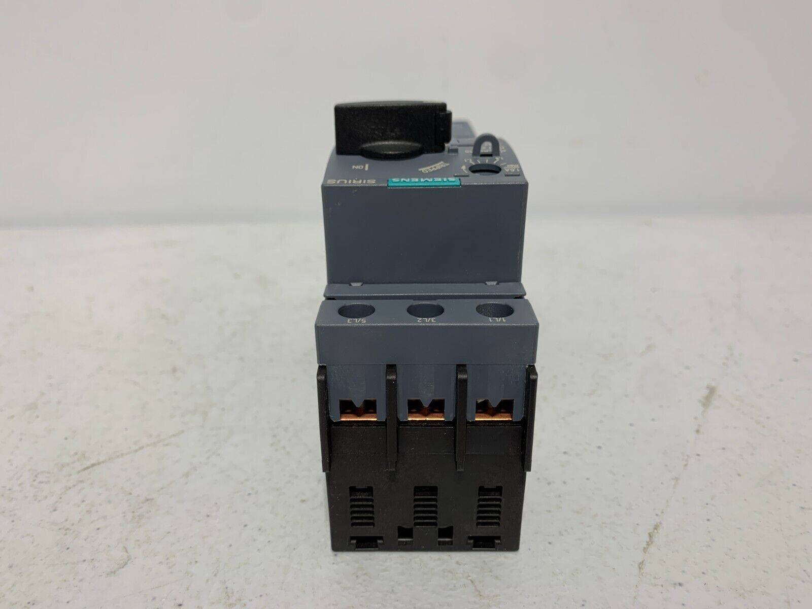 Siemens 3RA21101AA151BB4 SELF PROTECTED COMBINATION STARTER 1.6Amp 24V - Chase Surplus