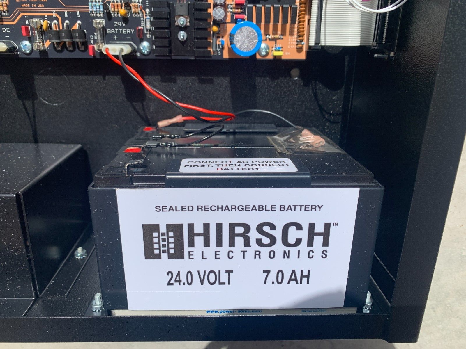 Hirsch Electronics M8 DIGITRAC 8-Door Controller Panel Model 8 M8N 08-DT-25719 - Chase Surplus