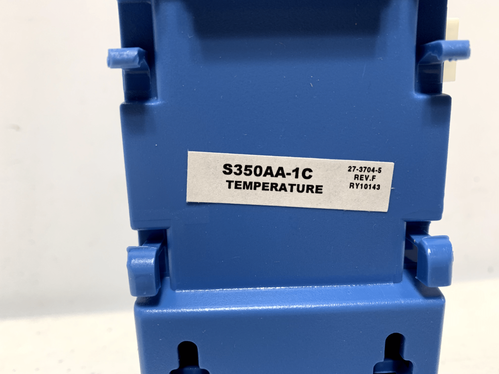 Johnson Controls S350AA-1 Temperature Stage Module Offset Range 1 to 30F 24VAC - Chase Surplus