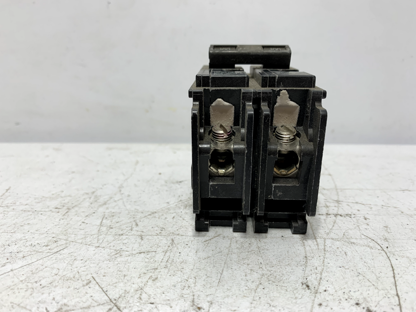 Siemens BQ2B100H Circuit Breaker Bolt-on 240V 100A 2 Pole 22kA 240V Type BQH