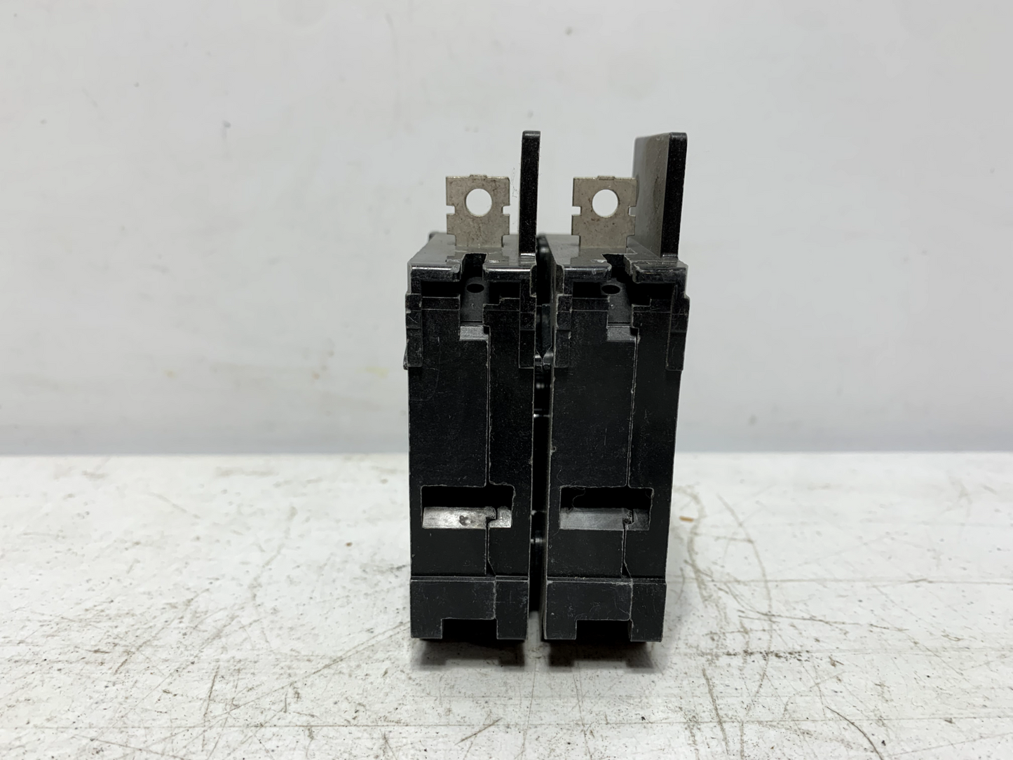 Siemens BQ2B100H Circuit Breaker Bolt-on 240V 100A 2 Pole 22kA 240V Type BQH