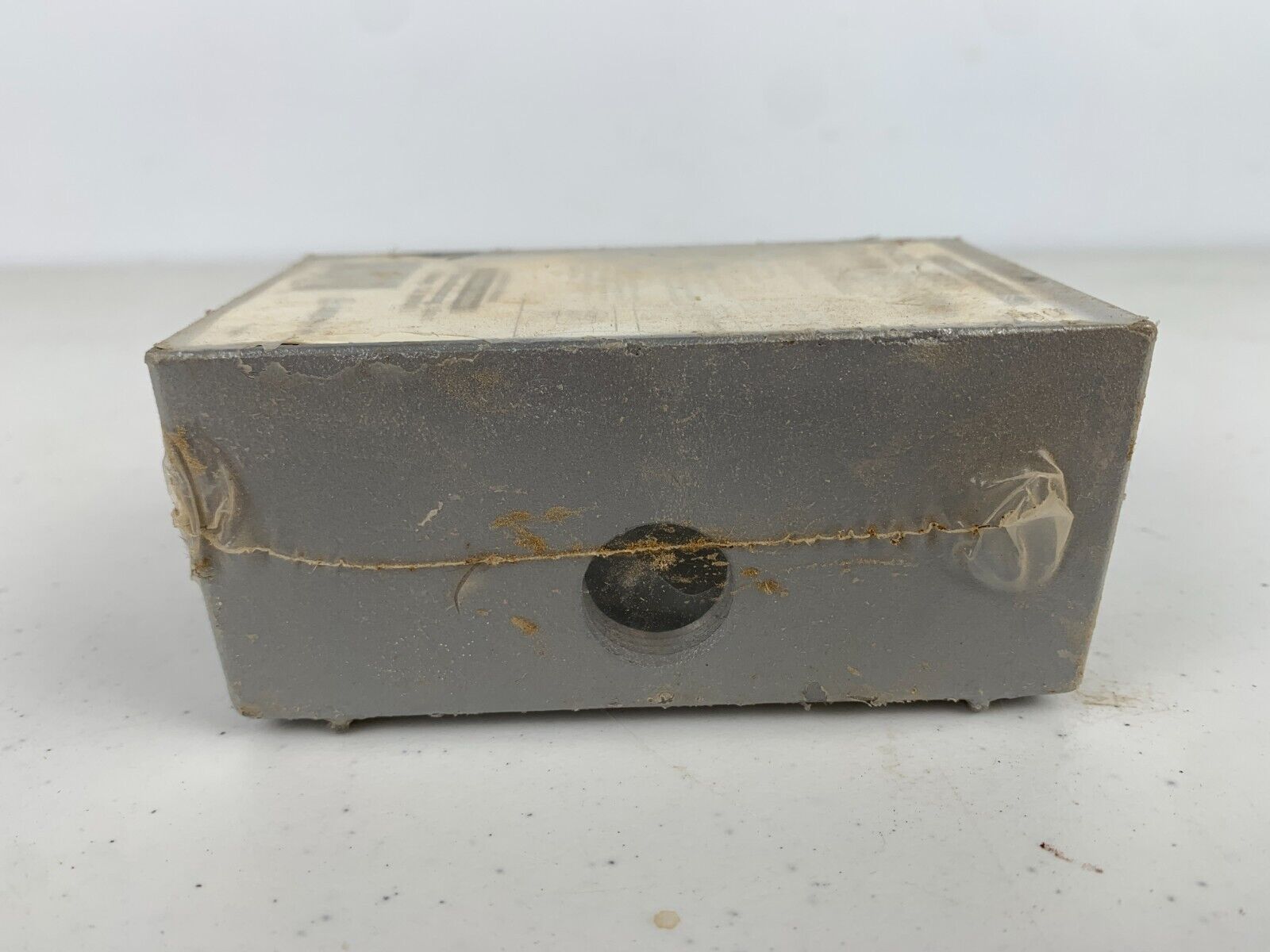 BWF Manufacturing B5-22XV Weatherproof Outlet Box 5-Hole - Chase Surplus