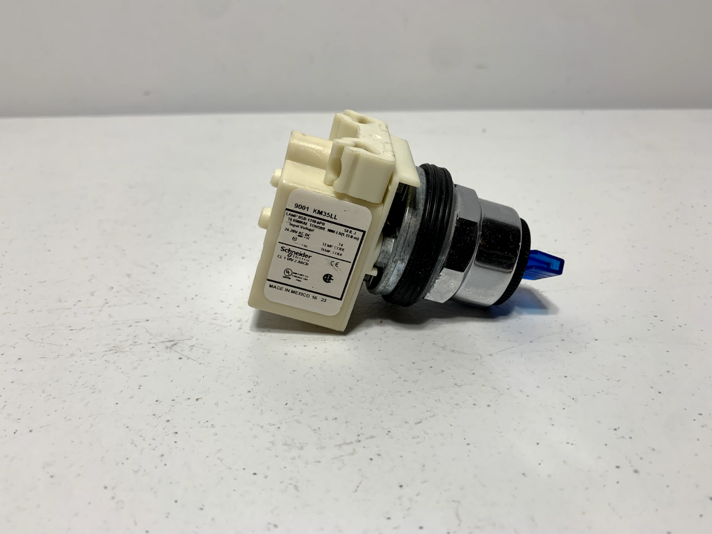 Schneider  Electric 9001K11J35LLL Illuminated Selector Switch (lamp broken)